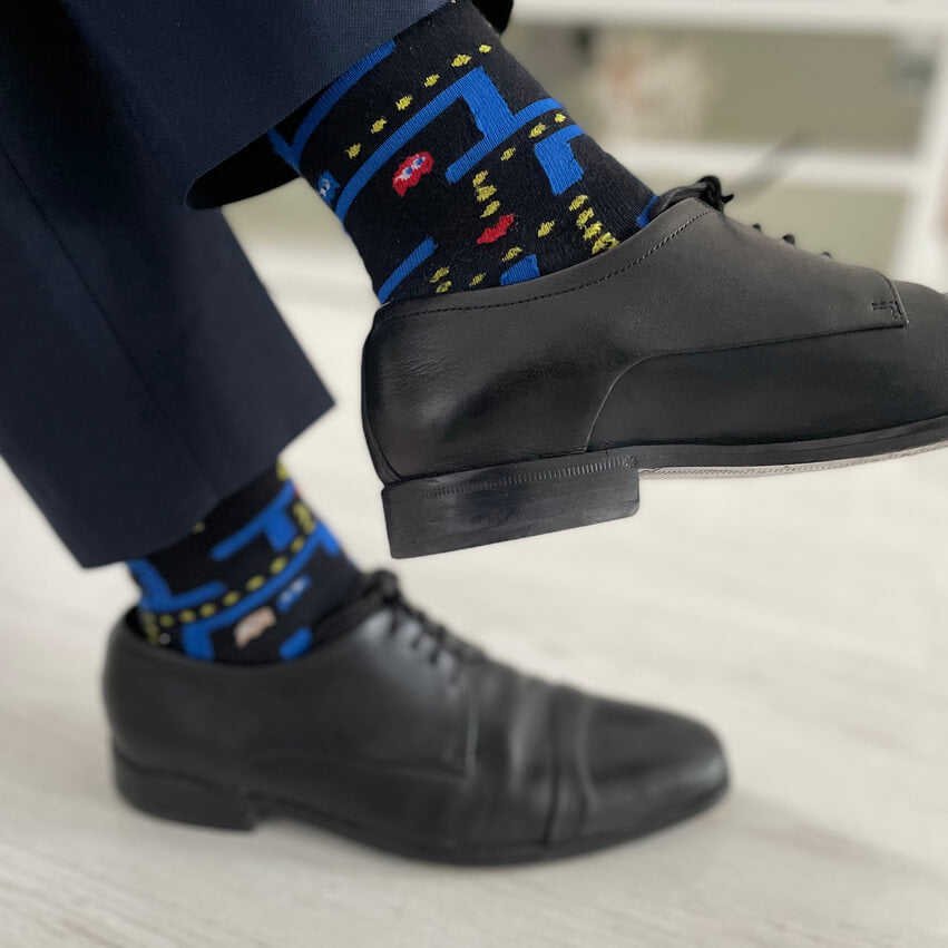 Calcetín COMECOS de media caña, perfecto para añadir un toque de nostalgia y estilo retro a tus pasos.