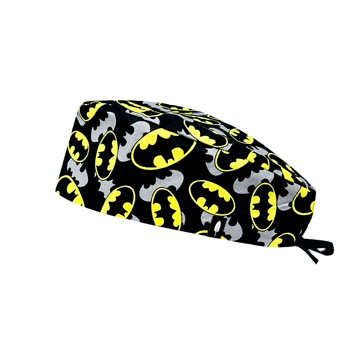 El gorro quirúrgico de pelo corto BATMAN&nbsp;es ideal para los profesionales que buscan llevar un toque de heroísmo en su día a día.