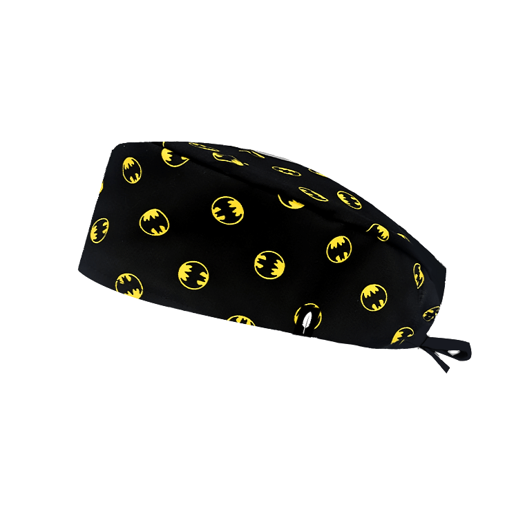 Descubre el gorro quirúrgico BATMAN RETURNS, confeccionado en algodón 100%. Perfecto para los fans de Batman que buscan comodidad y un toque de heroísmo en su jornada. 