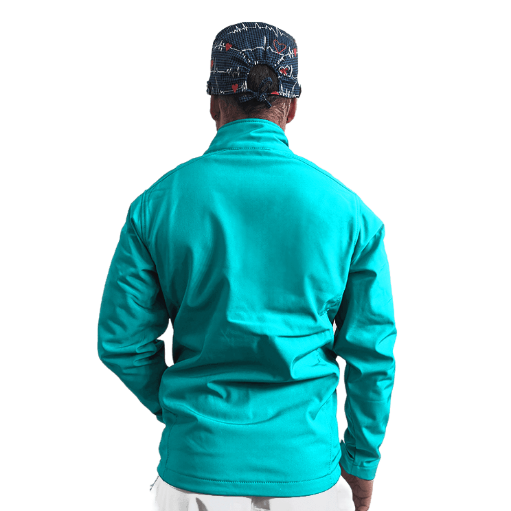 Chaqueta softshell sanitaria turquesa, con cierre frontal robusto, ajuste en muñecas y bolsillos amplios, diseñada para médicos y enfermeros en hospitales.