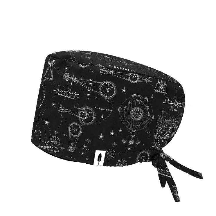 Gorro quirúrgico pelo largo ECLIPSE SOLAR negro de Robin Hat con cartas astronómicas vintage y constelaciones en blanco