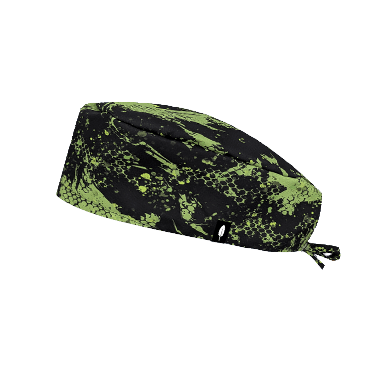 Gorro quirúrgico TACTICAL CAMO de Robin Hat con estampado táctico en negro y verde. Diseño urbano y moderno para un look atrevido