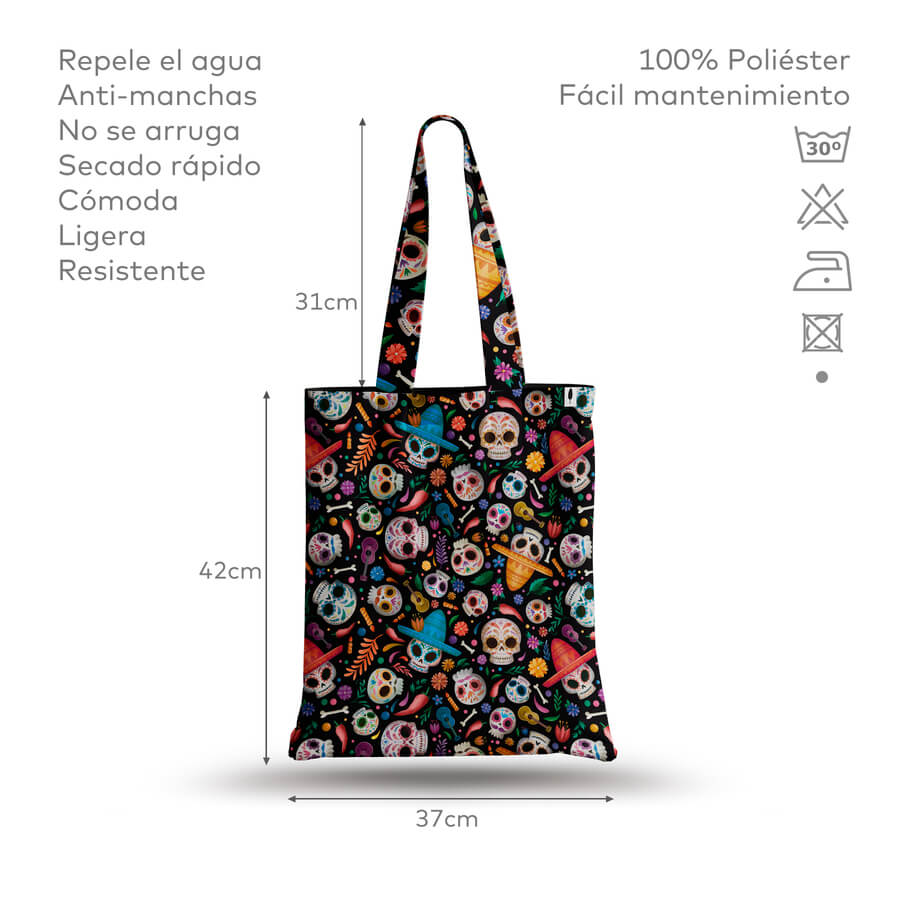 Tote Bag de Robin Hat con diseño de Catrinas en fondo negro, en un entorno de uso cotidiano. Resistente al agua y anti-manchas.