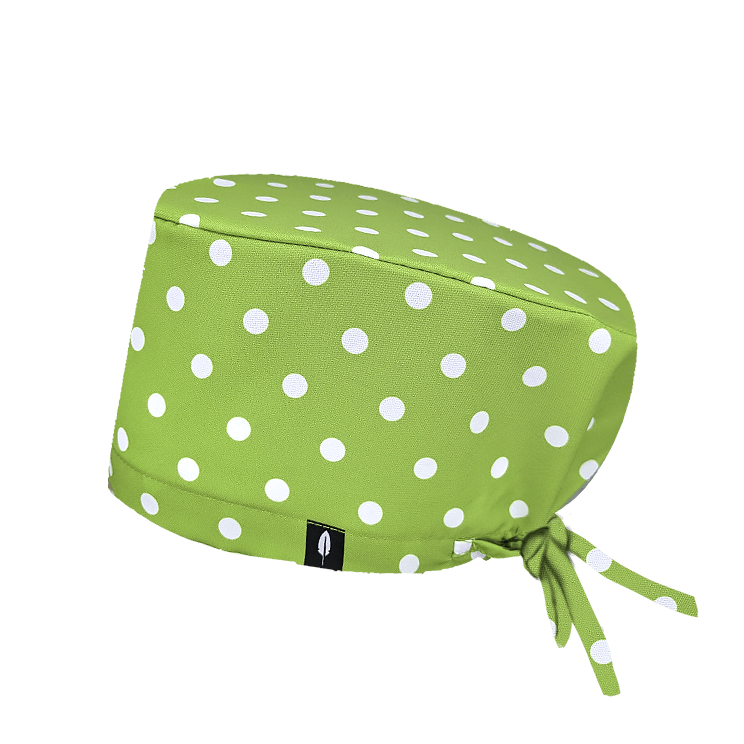 Gorro quirúrgico TRIANA de Robin Hat, con diseño de lunares. Inspiración flamenca con comodidad